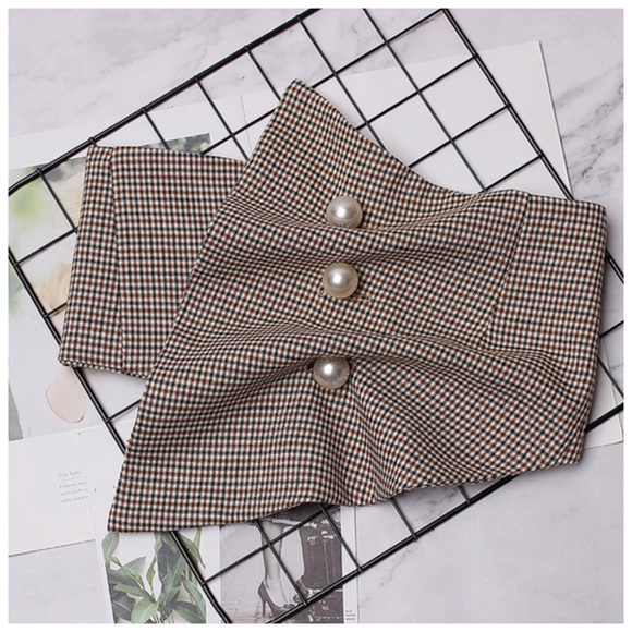 Wide Plaid Pearl Asymmetrical Button Belt - Picture 4 of 5